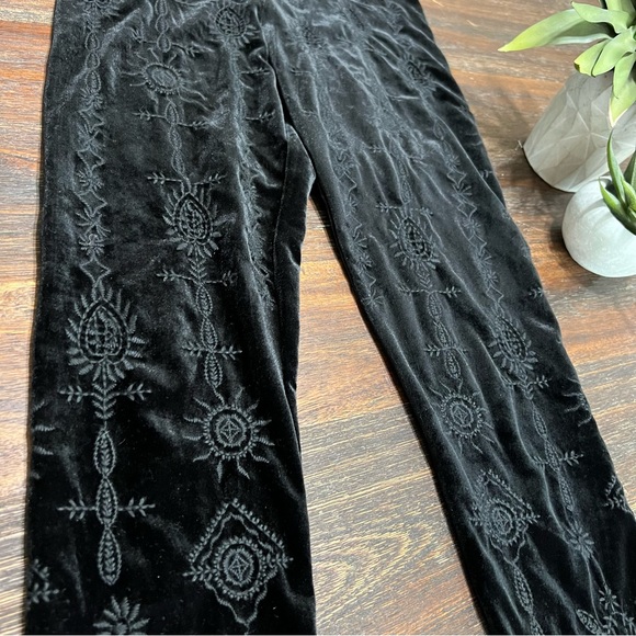 Johnny Was Althea Stretch Tonal Embroidered Velvet Legging Black XS - Picture 6 of 16